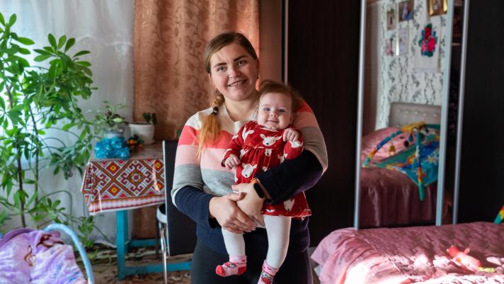 Cherishing new life EU-trained home nurses help families in remote areas of Ukraine 05