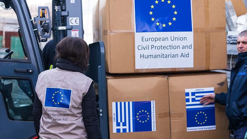ECHO officials inspecting supplies delivered from Greece to Moldova
