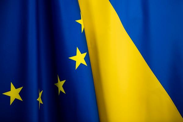 the european flag and the ukraine flag